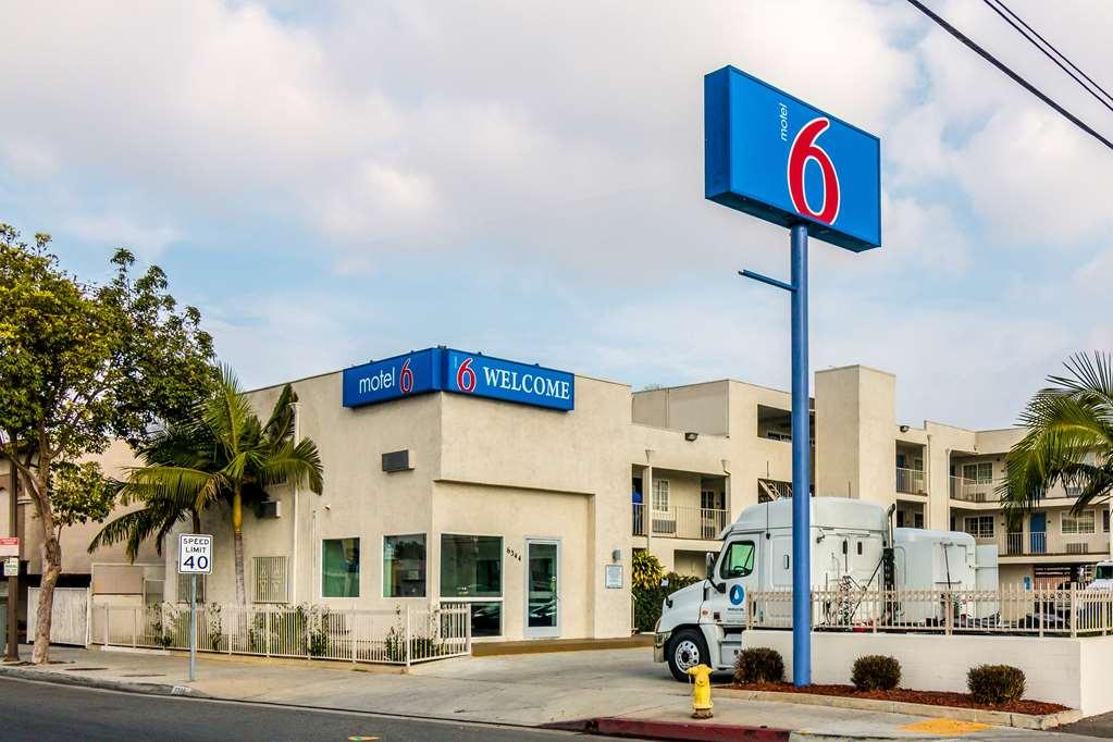 Motel 6 Bell Gardens Eksteriør billede